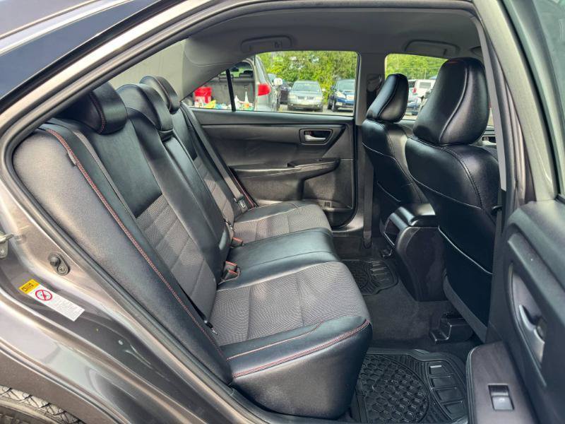 Used 2017 Toyota Camry SE FWD image 16