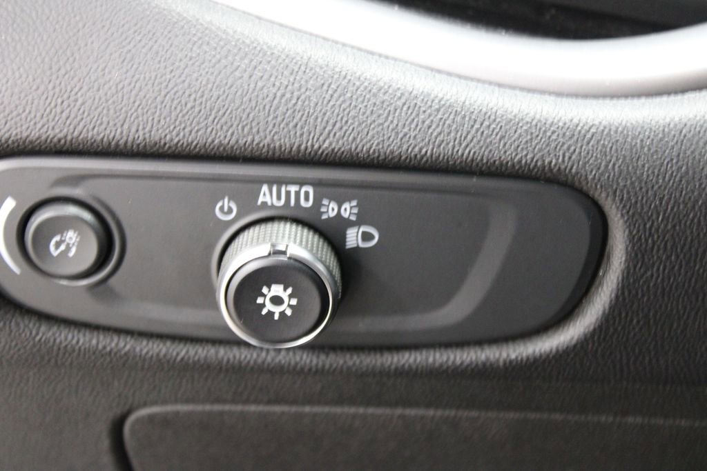 Used 2024 Chevrolet Malibu LT image 35