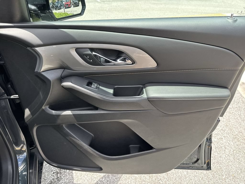 Used 2019 Chevrolet Traverse LT FWD image 43