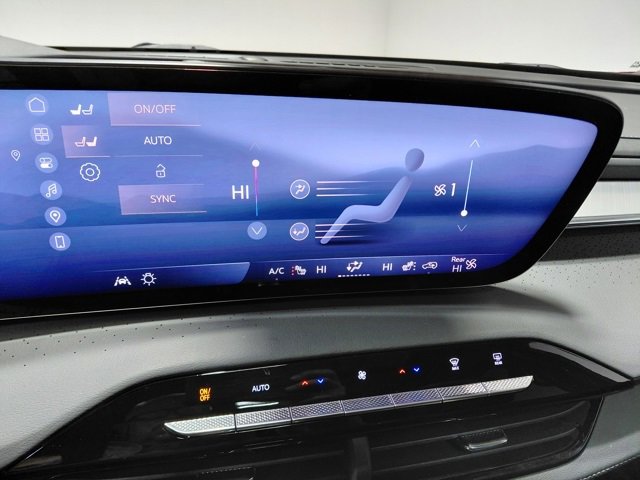 Certified 2025 Buick Enclave Avenir w/ Super Cruise Package image 38