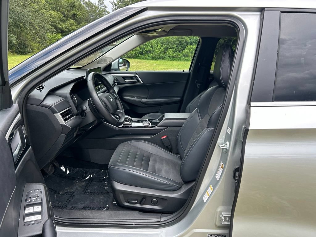 Used 2025 Mitsubishi Outlander SE AWD/4WD image 15