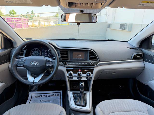 Used 2019 Hyundai Elantra SE FWD image 9