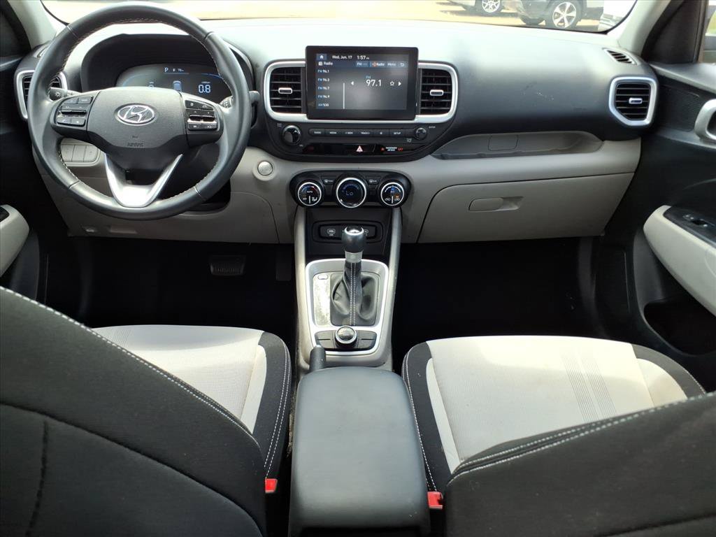 Used 2024 Hyundai Venue SEL FWD image 13
