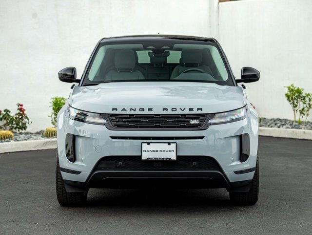 Used 2025 Land Rover Range Rover Evoque S image 3