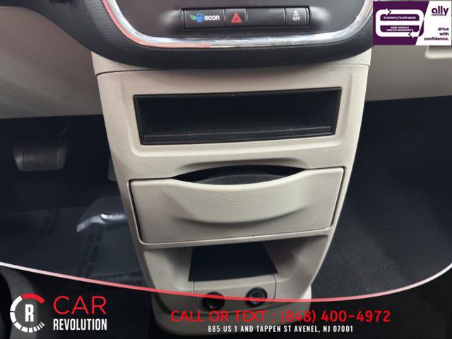 Used 2019 Dodge Grand Caravan SE w/ UConnect Hands-Free Group image 24