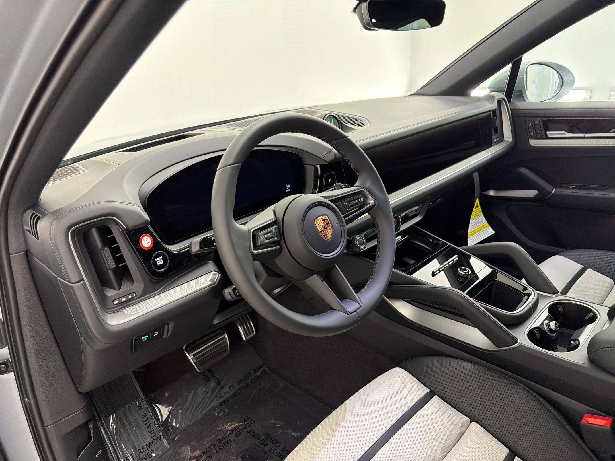 New 2026 Porsche Cayenne Coupe AWD/4WD image 4