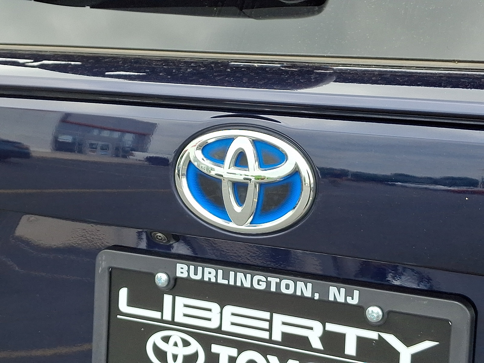 Used 2024 Toyota RAV4 SE w/ Weather & Moonroof Package AWD/4WD image 31