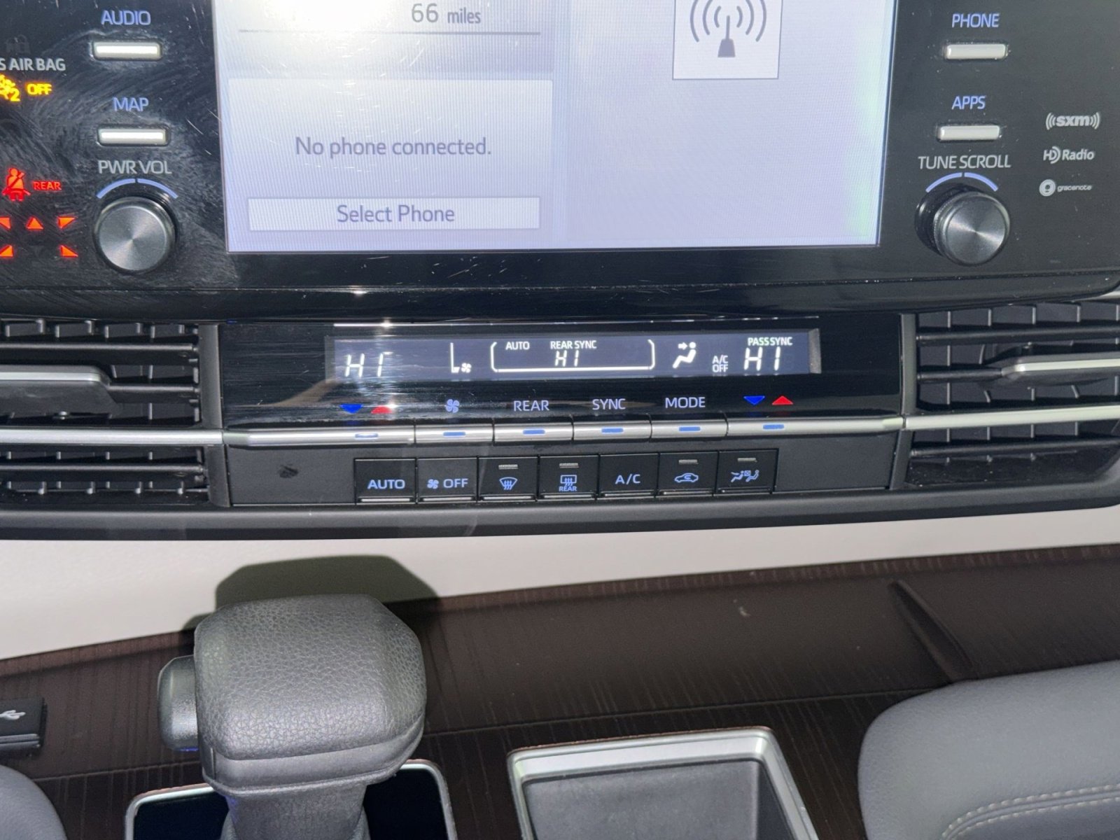 Used 2024 Toyota Sienna LE image 20