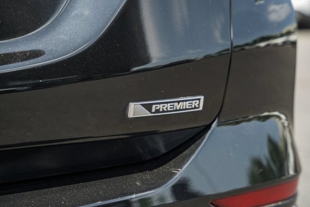 Used 2018 Chevrolet Equinox Premier FWD image 8