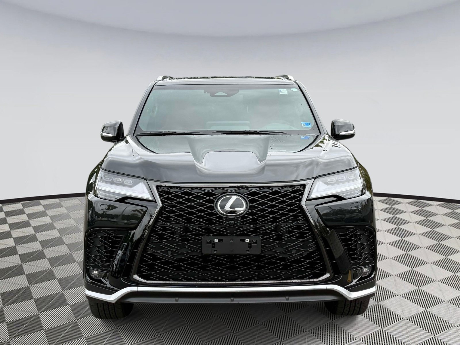 Used 2025 Lexus LX 600 F Sport w/ Accessory Package (Z1) AWD/4WD image 6