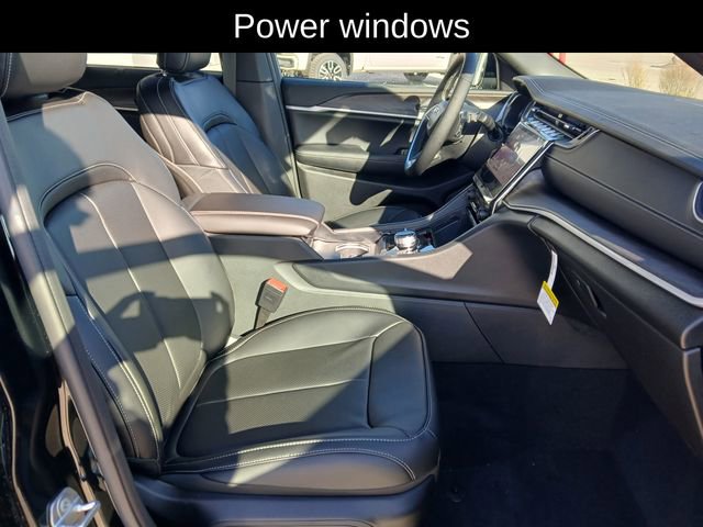 New 2025 Jeep Grand Cherokee Limited image 17