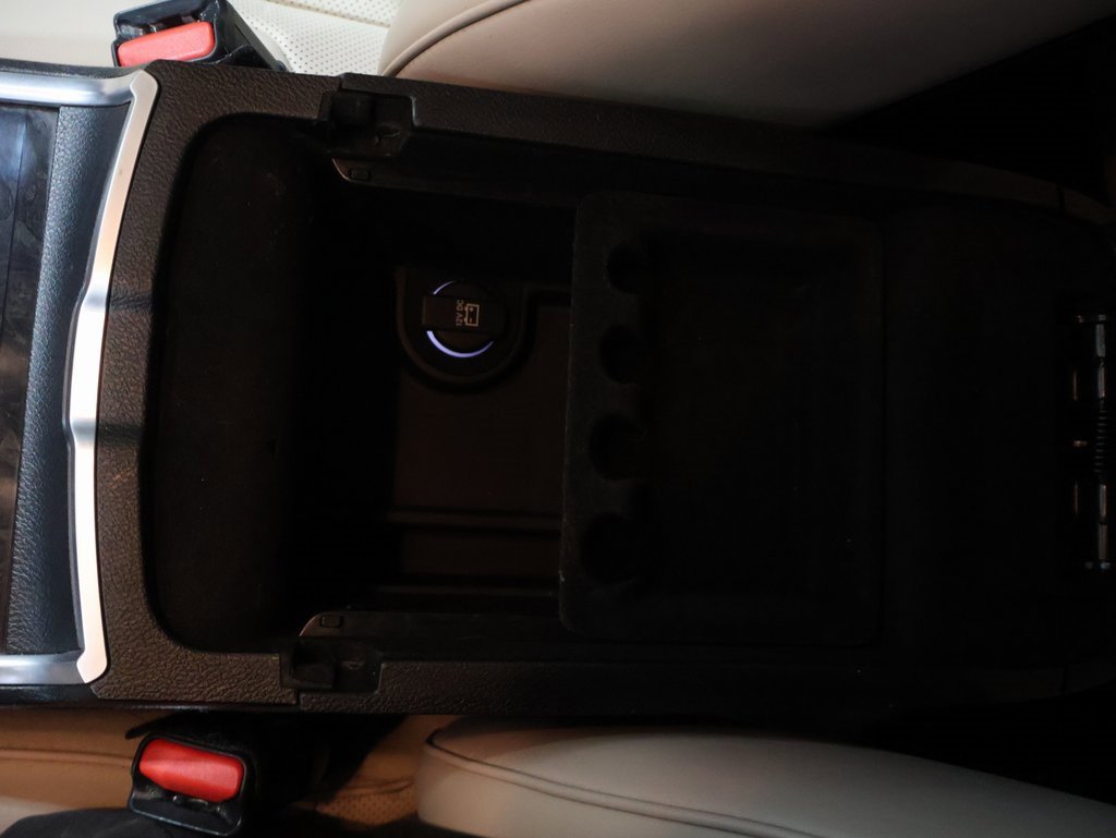 Used 2018 Chrysler 300 Limited image 33