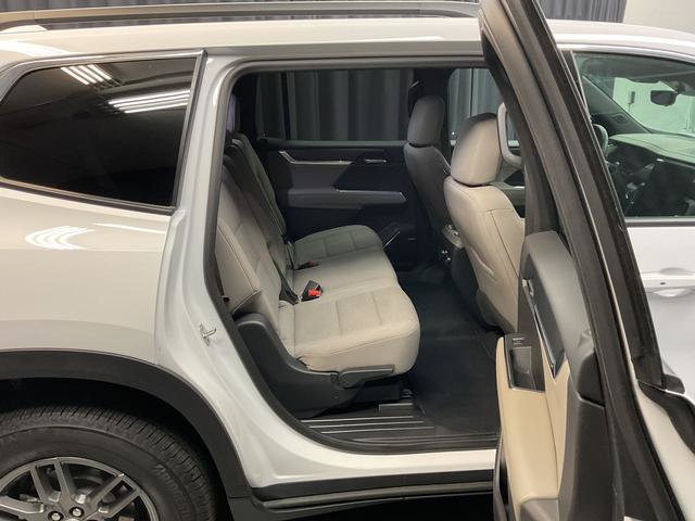Used 2026 GMC Acadia Elevation FWD image 15