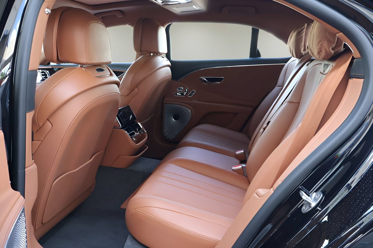 Used 2024 Bentley Flying Spur V8 AWD/4WD image 16