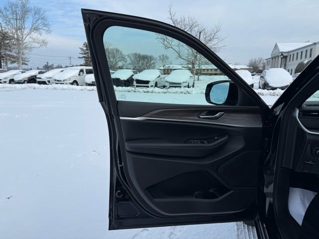 New 2026 Jeep Grand Cherokee Altitude image 20