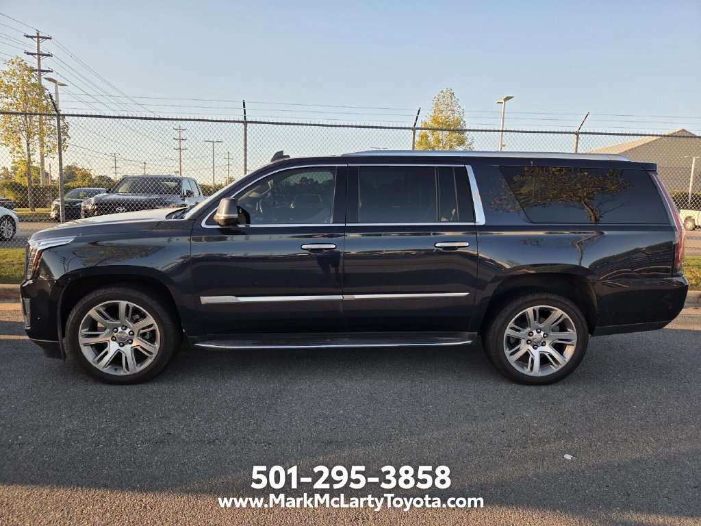 Used 2019 Cadillac Escalade ESV Luxury AWD/4WD image 6