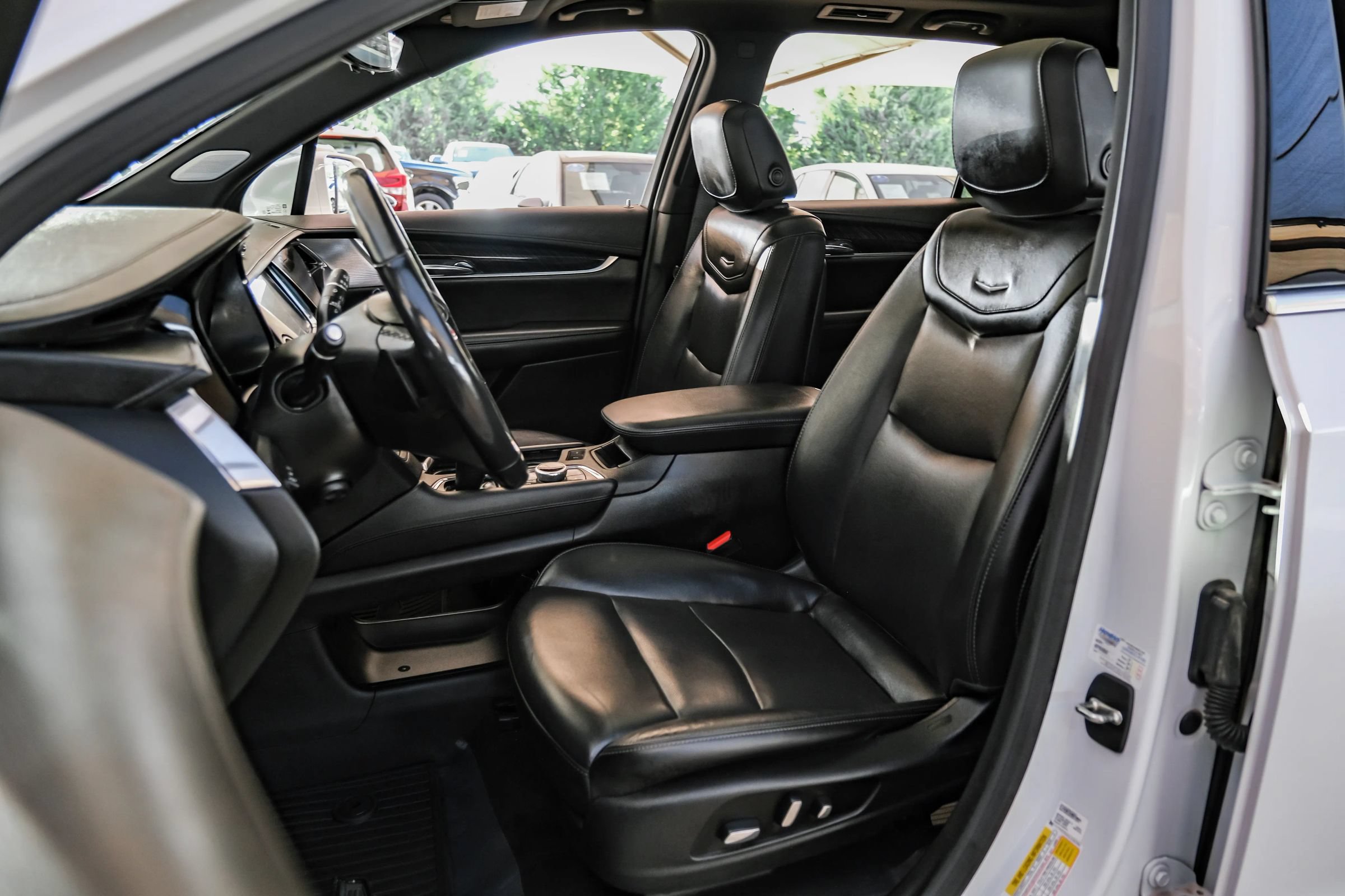 Used 2020 Cadillac XT6 Premium Luxury FWD image 30