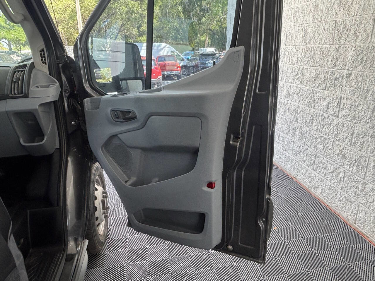 Used 2017 Ford Transit 350 XL RWD image 27
