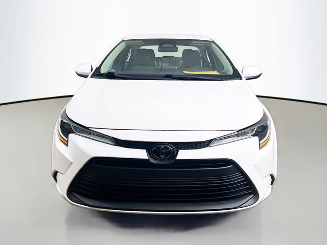 Used 2024 Toyota Corolla LE FWD image 2