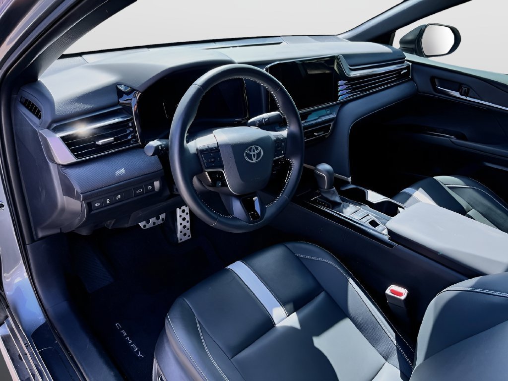 Used 2025 Toyota Camry SE FWD image 9