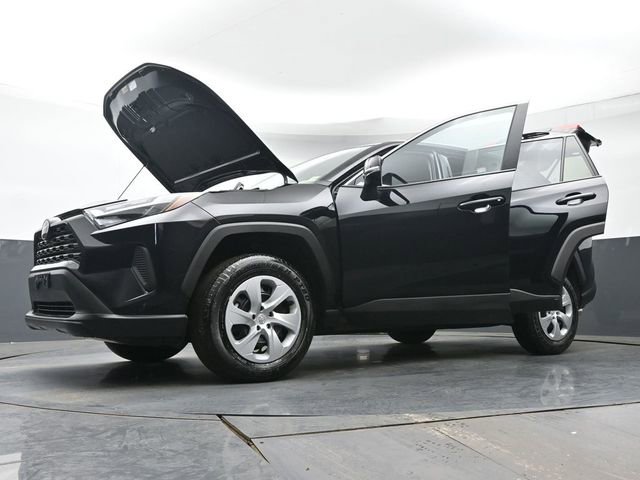 Used 2025 Toyota RAV4 LE AWD/4WD image 42