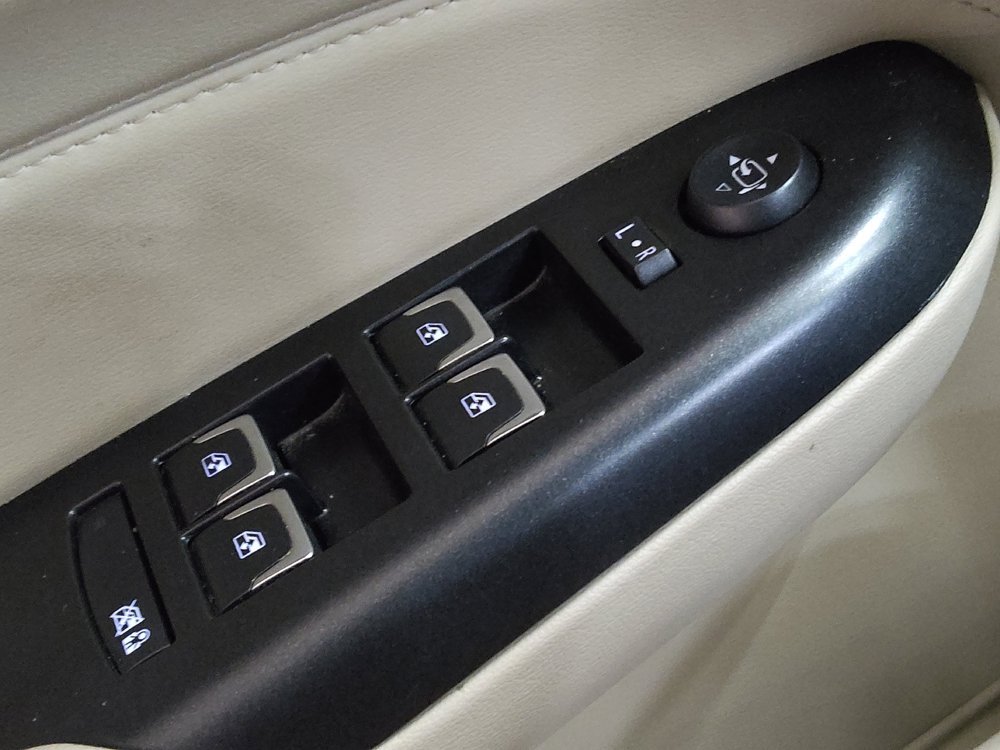 Used 2016 Cadillac SRX Luxury FWD image 27