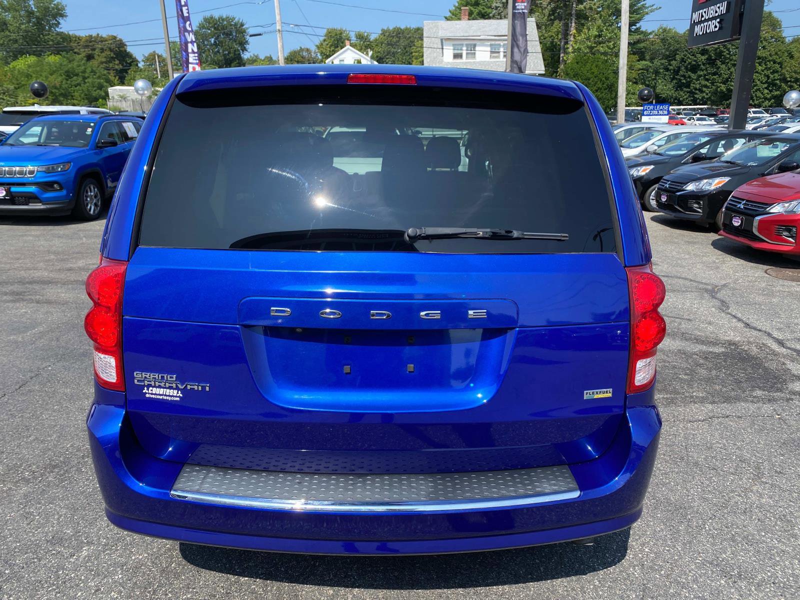 Used 2019 Dodge Grand Caravan SE image 4