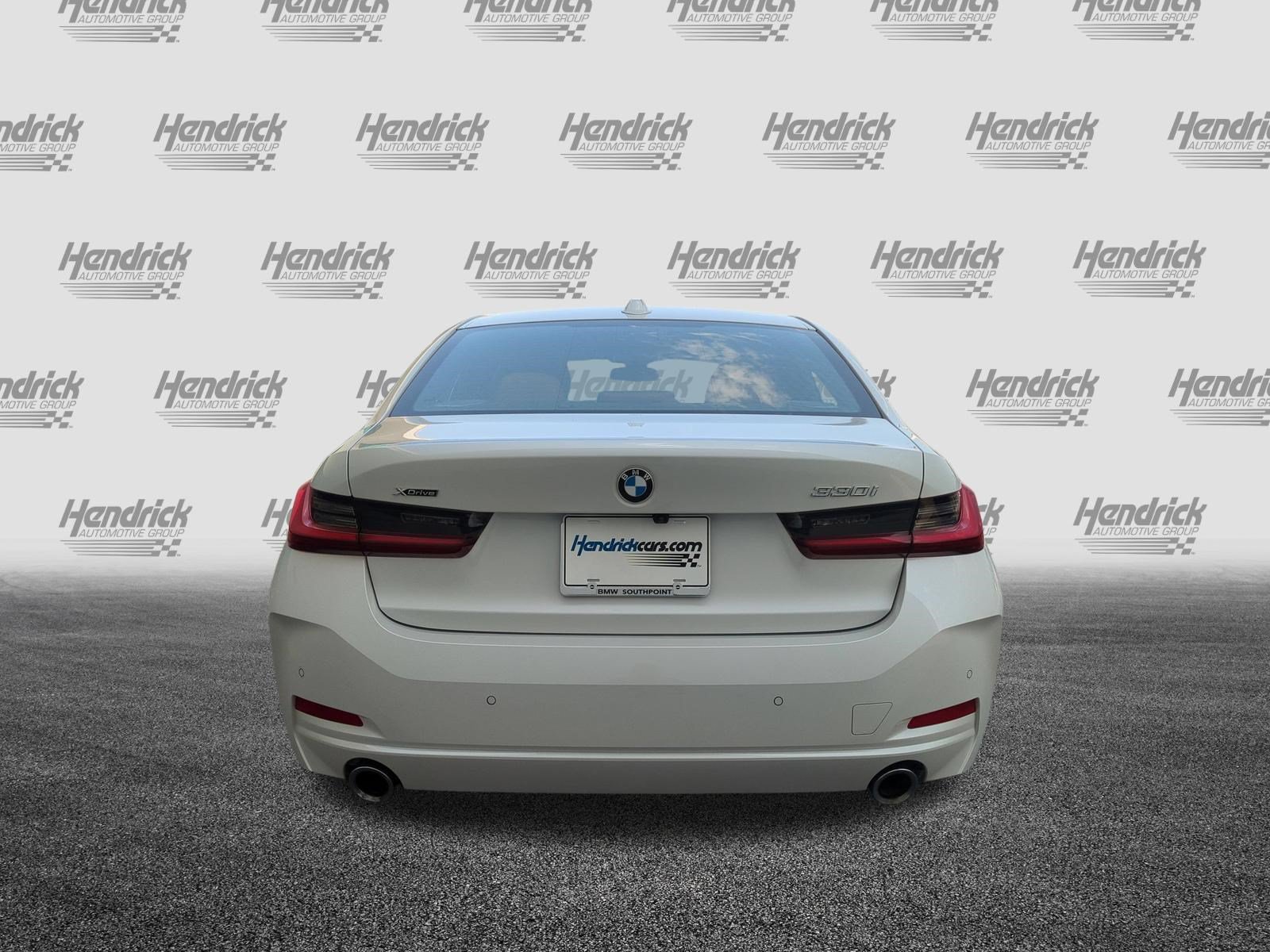 Used 2024 BMW 330i xDrive Sedan AWD/4WD image 9