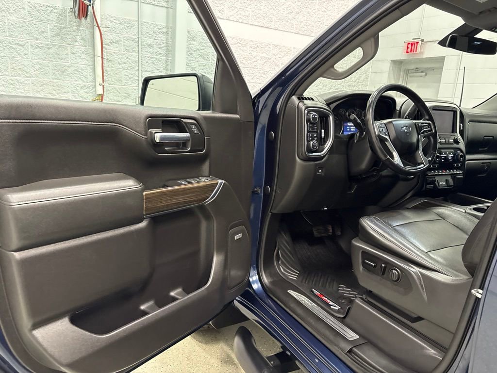 Used 2020 Chevrolet Silverado 1500 LT Trail Boss AWD/4WD image 15