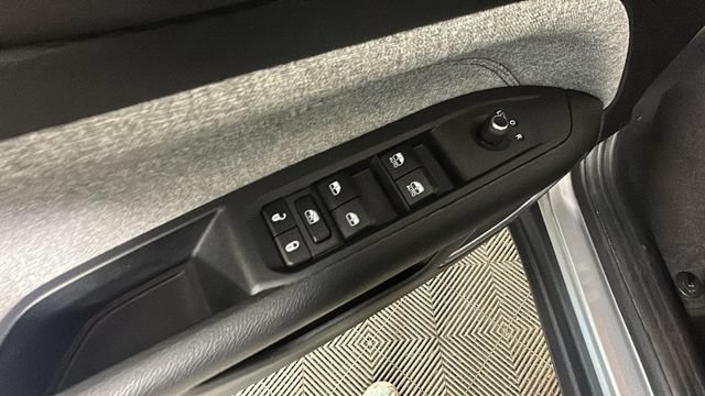 Used 2024 Jeep Compass Latitude AWD/4WD image 10