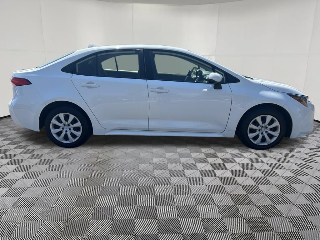 Used 2024 Toyota Corolla LE FWD image 10
