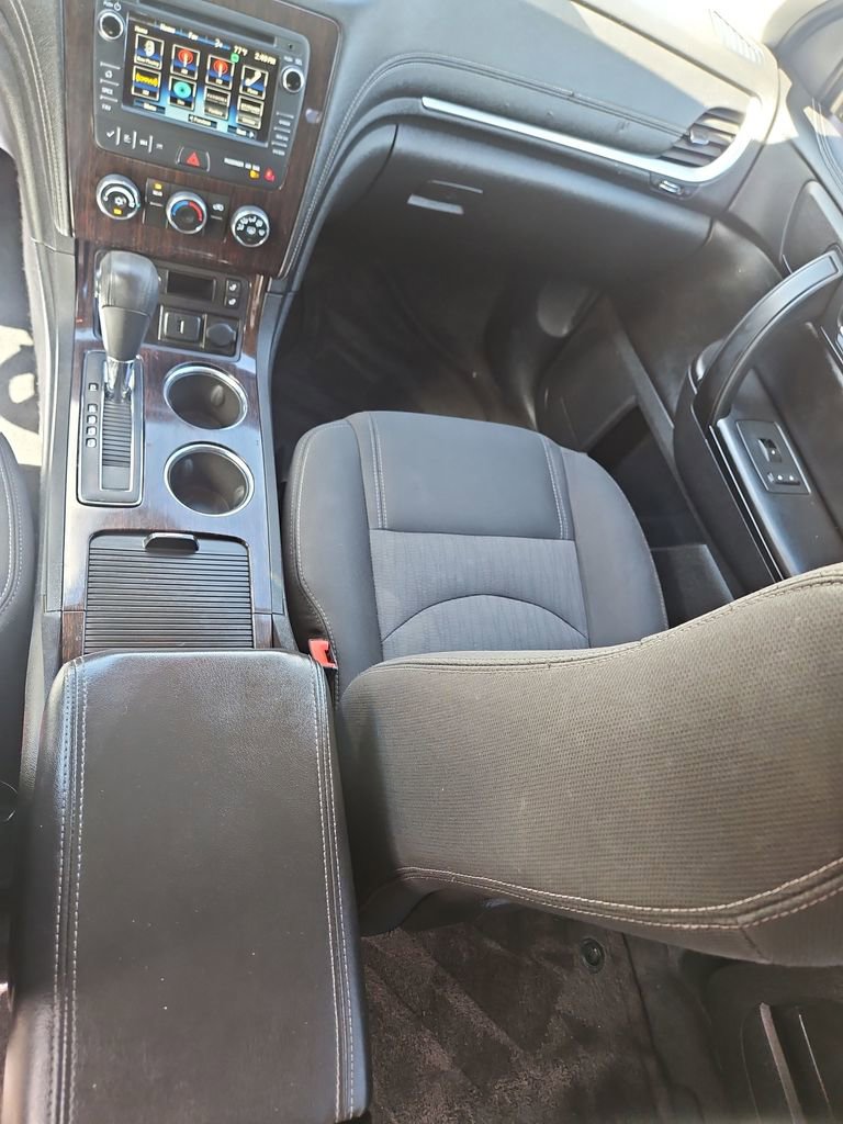 Used 2017 Chevrolet Traverse LT w/ Style and Technology Package FWD image 25