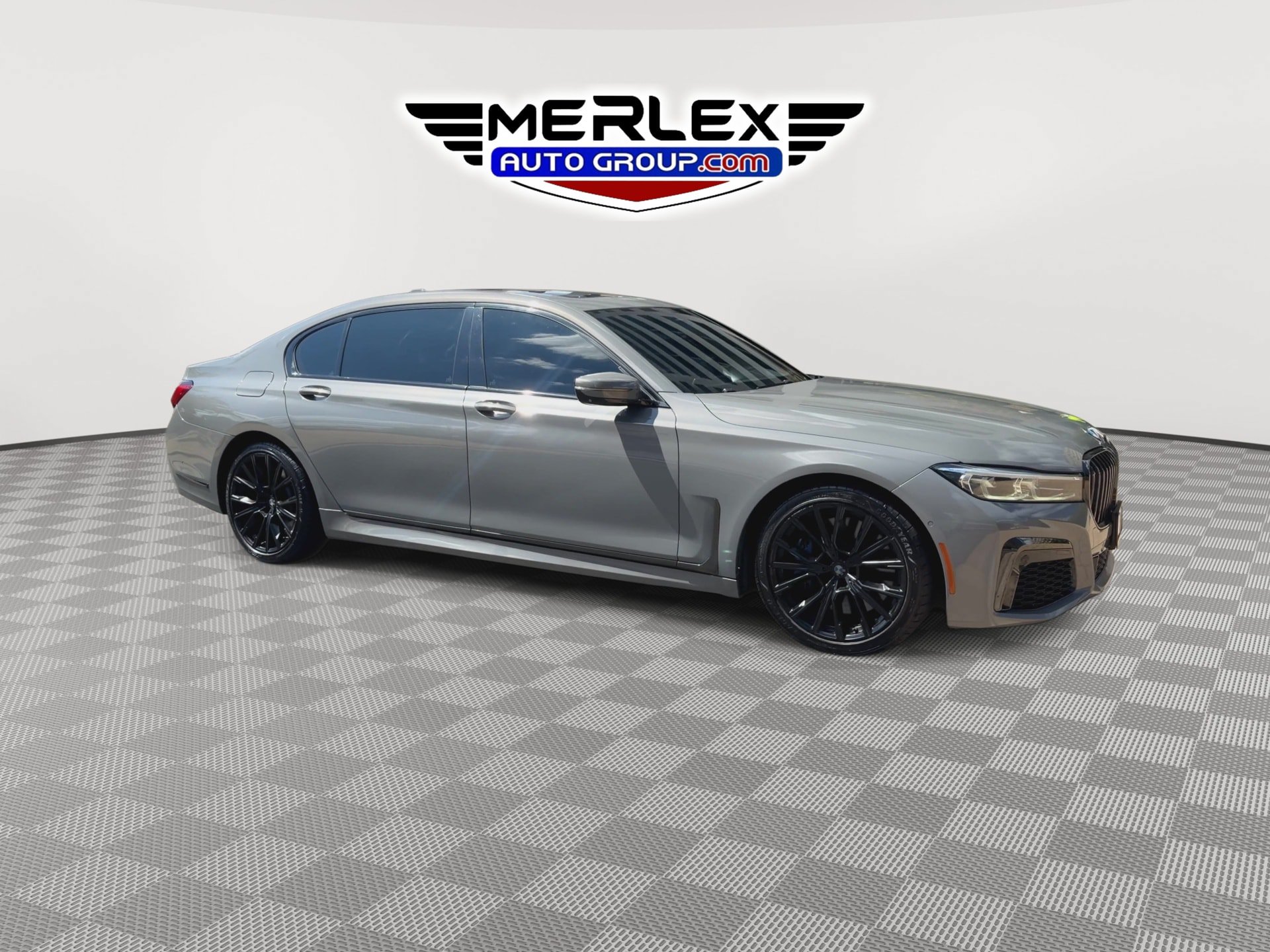 Used 2021 BMW 750i xDrive w/ Executive Package AWD/4WD image 2
