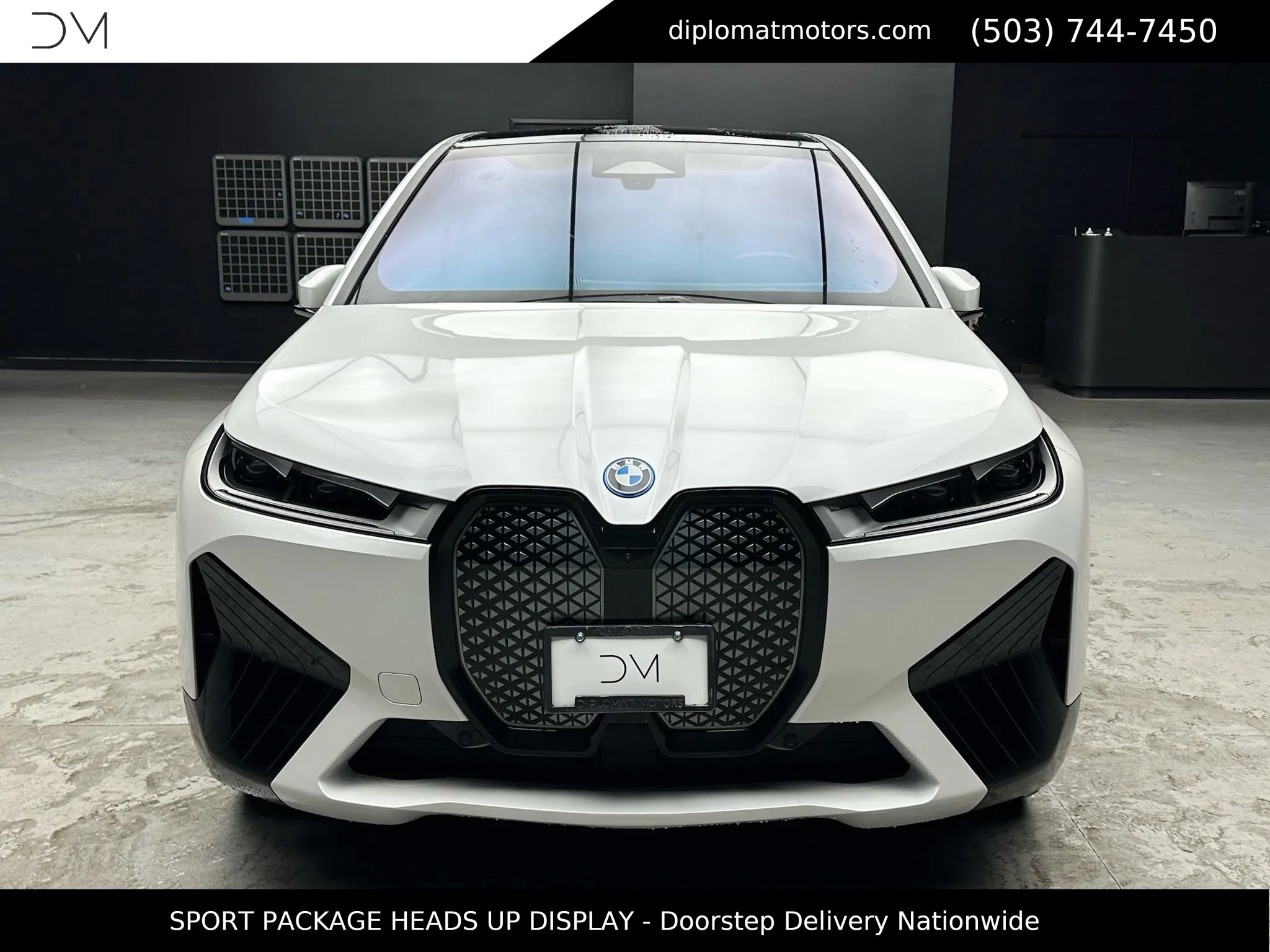 Used 2025 BMW iX xDrive50 w/ Sport Package image 11