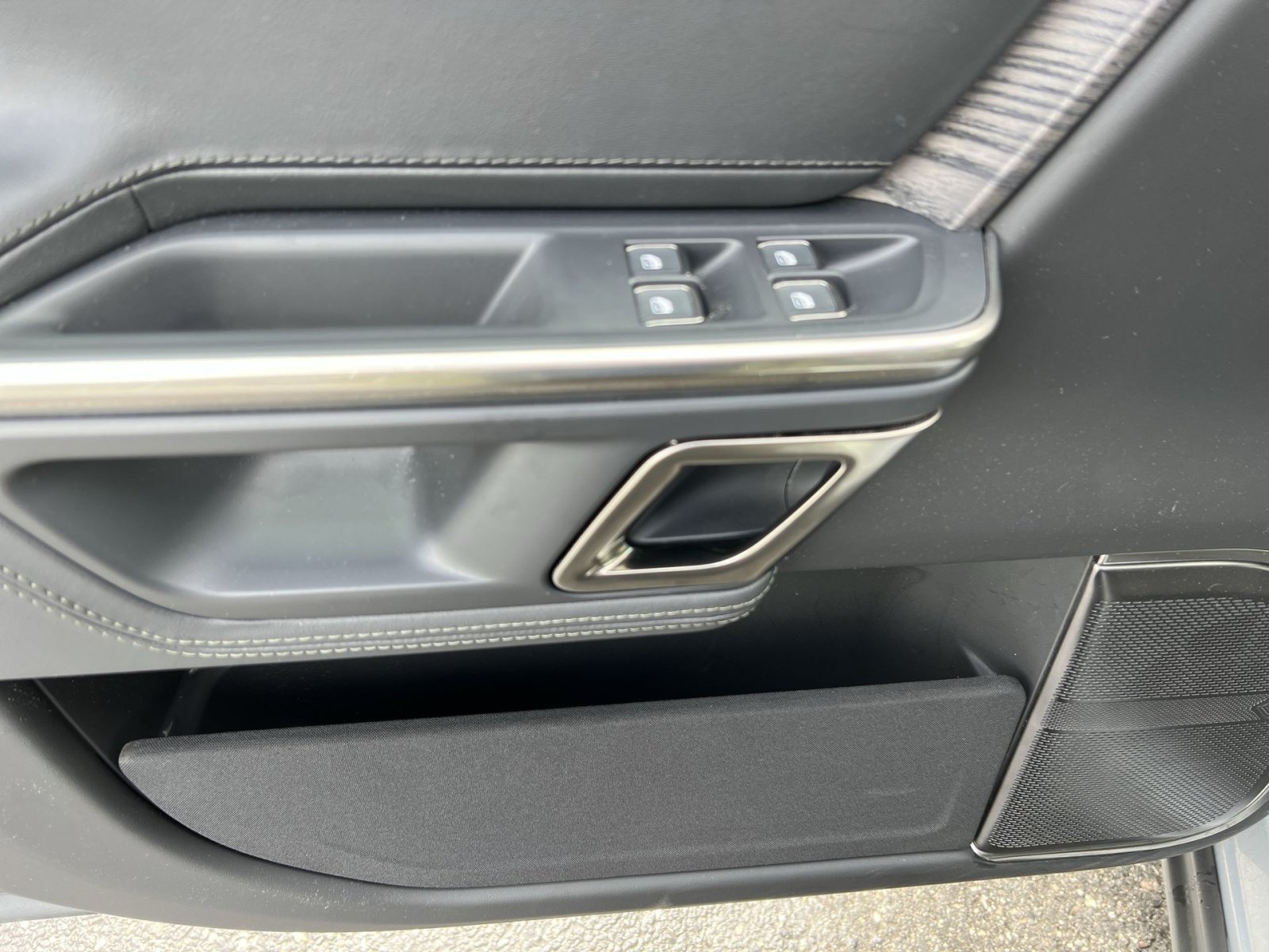 Used 2023 Rivian R1T Adventure AWD/4WD image 15