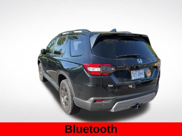 Used 2025 Honda Pilot TrailSport image 5