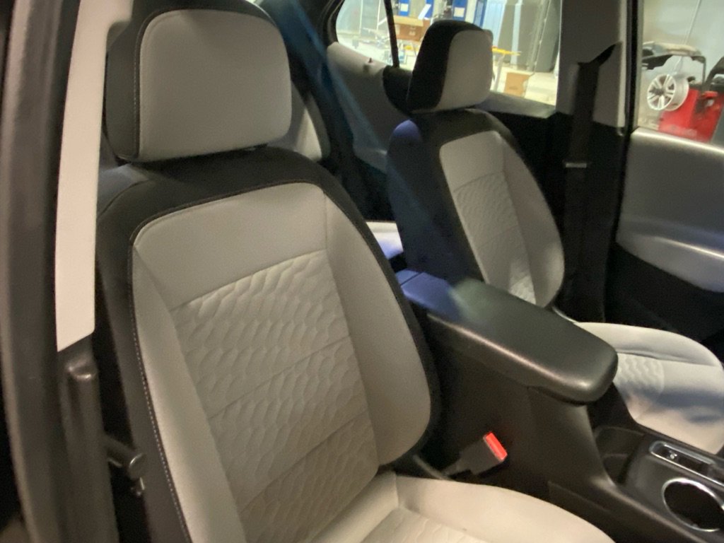 Used 2021 Chevrolet Equinox LS image 29
