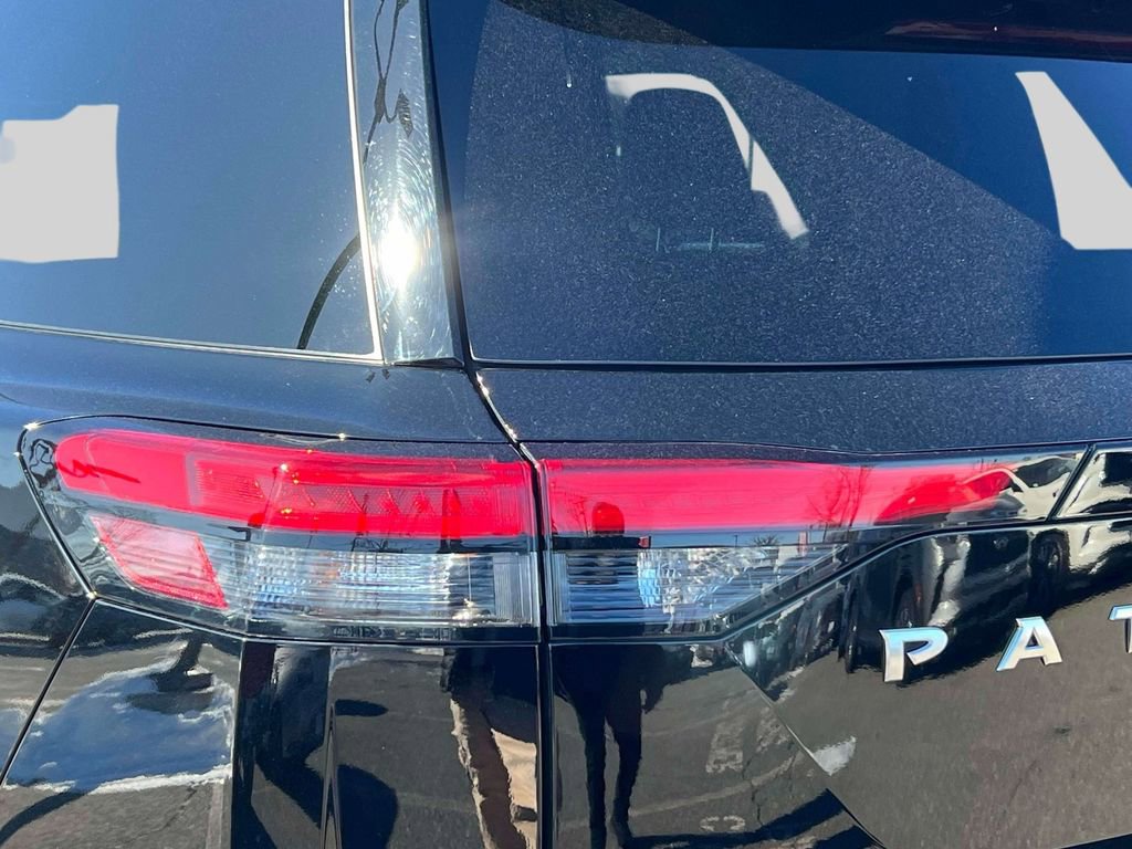 Certified 2025 Nissan Pathfinder Platinum image 11