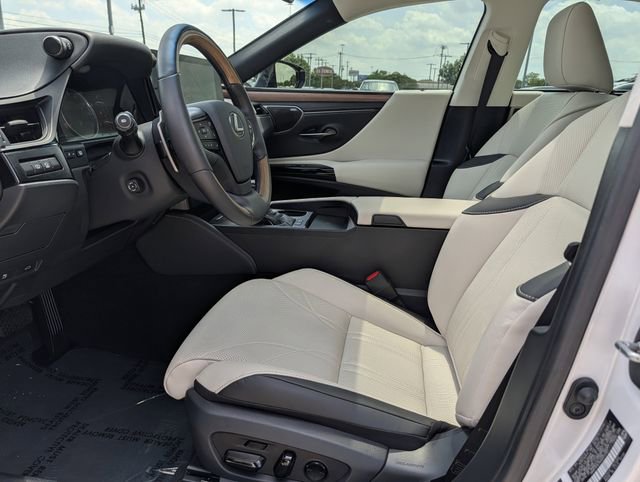 Used 2025 Lexus ES 300h Ultra Luxury FWD image 28