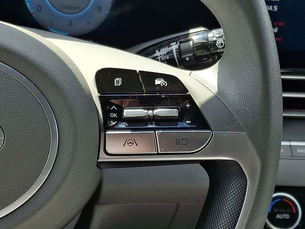 Used 2024 Hyundai Elantra SEL FWD image 20