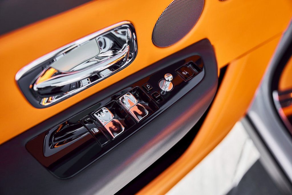 Used 2024 Rolls-Royce Cullinan Black Badge image 38