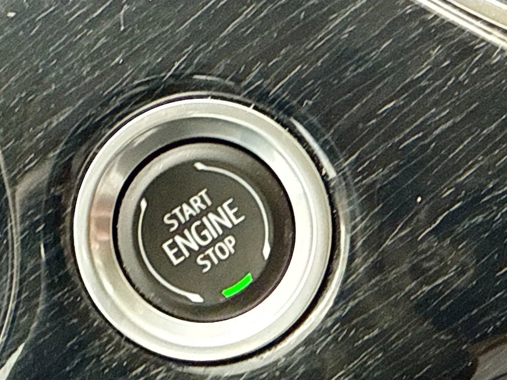 Used 2024 Cadillac XT6 Premium Luxury image 37