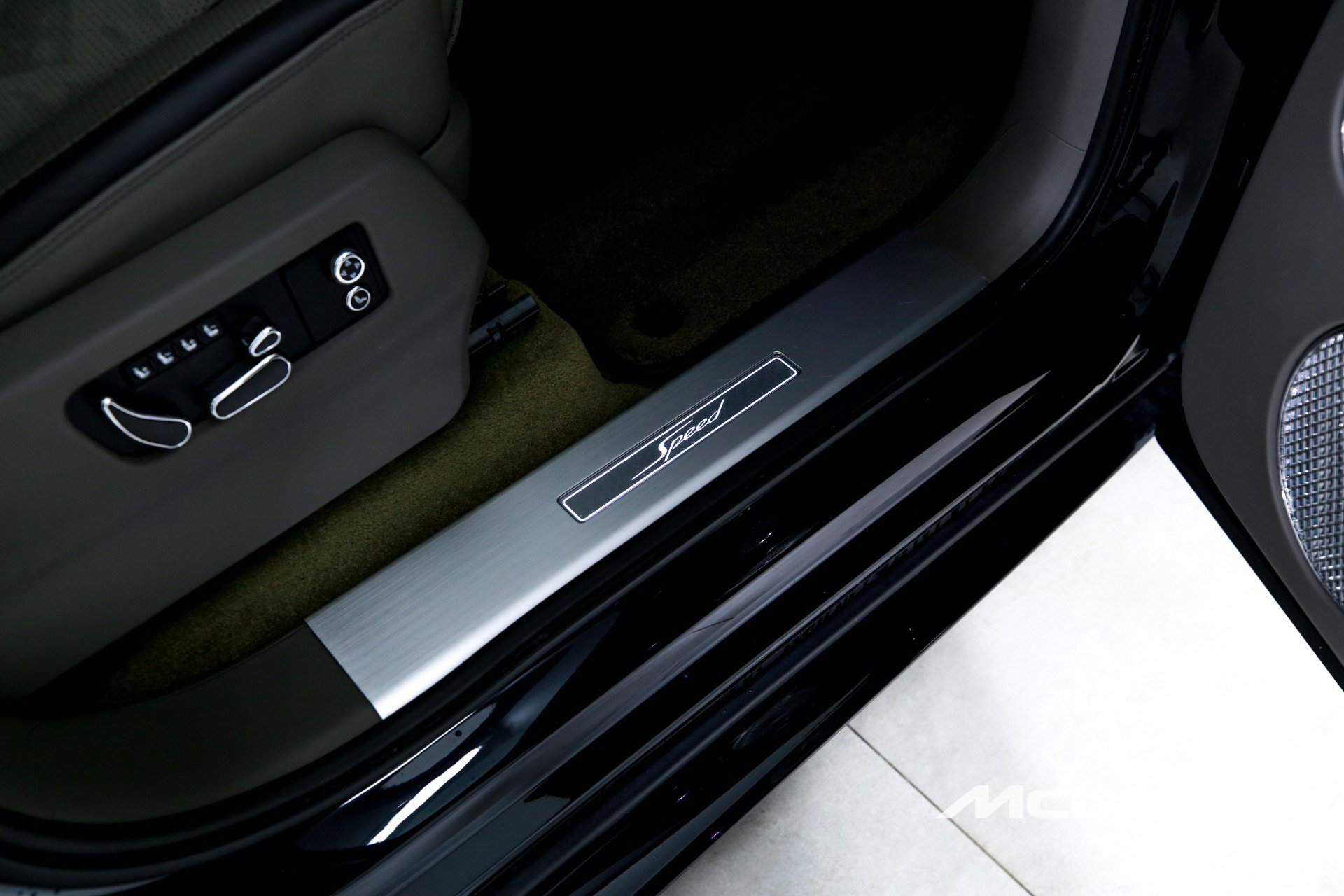 Used 2023 Bentley Bentayga Speed image 30