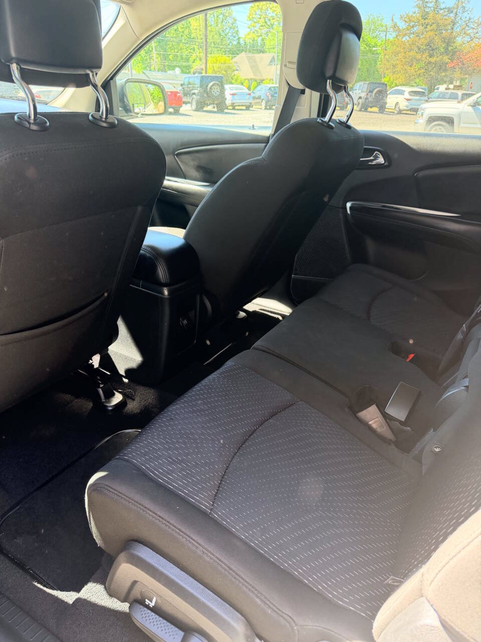 Used 2019 Dodge Journey SE w/ Connectivity Group FWD image 9