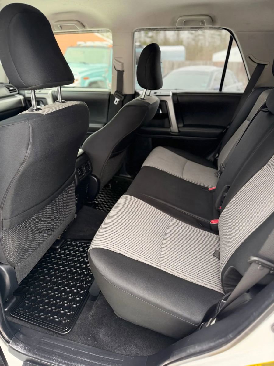 Used 2015 Toyota 4Runner 4WD image 5