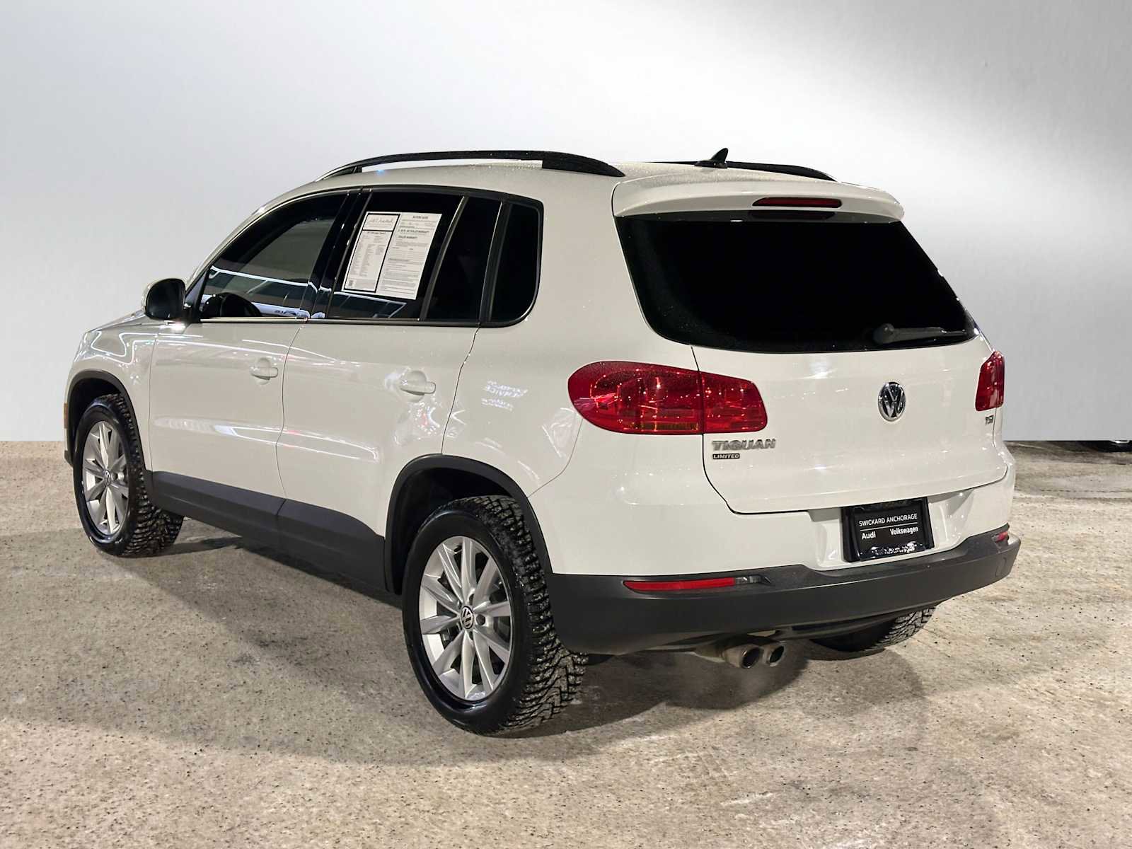 Used 2017 Volkswagen Tiguan S image 5