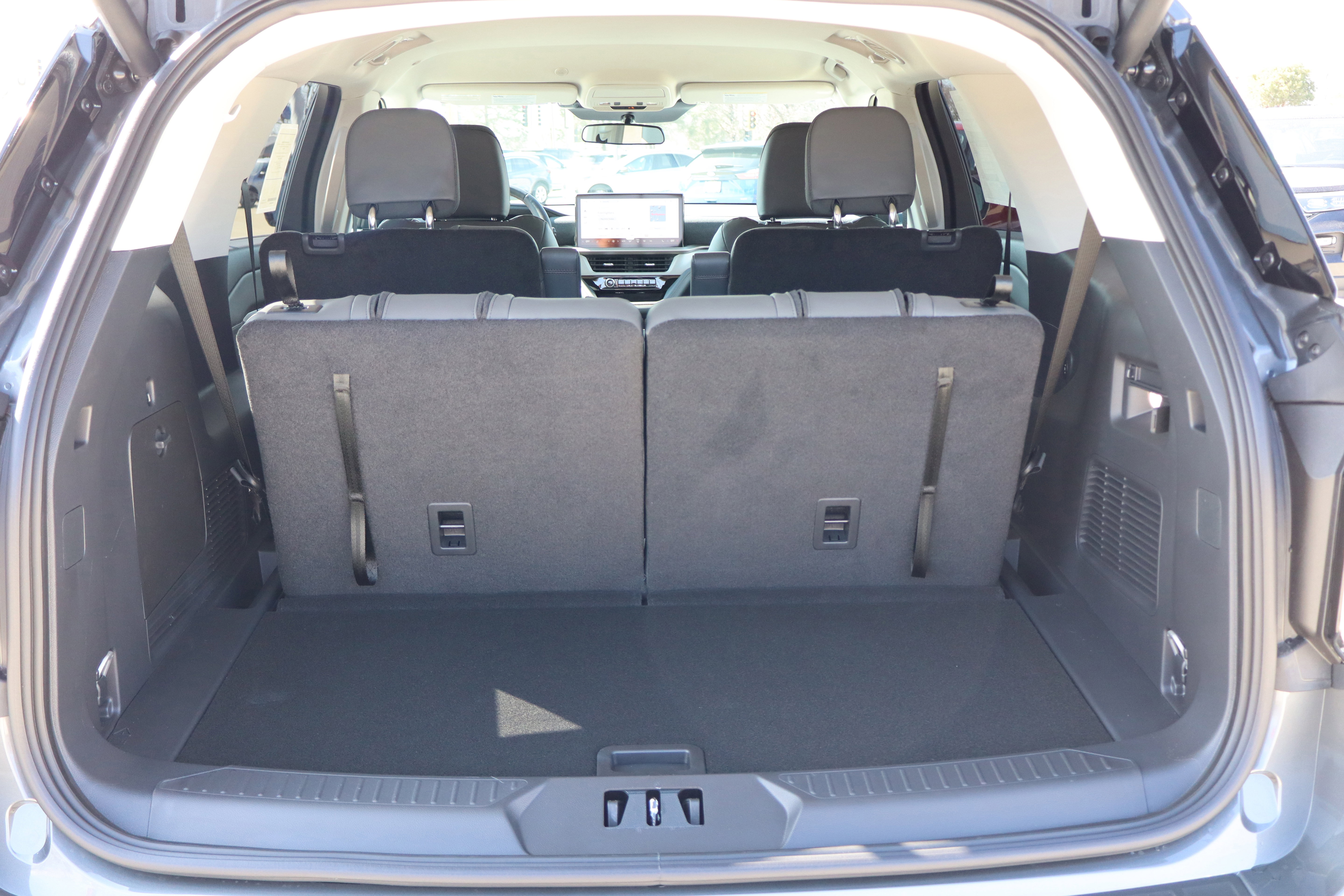 New 2026 Ford Explorer Active w/ Active Comfort Package image 30