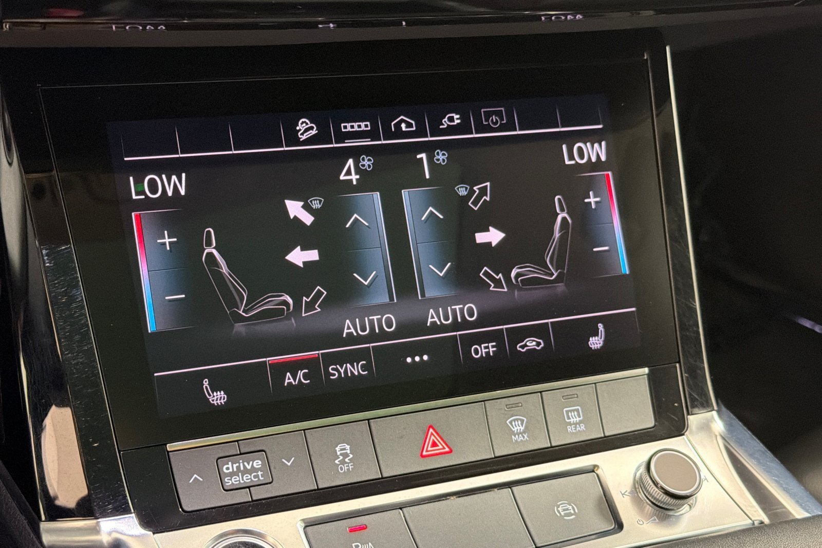 Used 2024 Audi Q8 e-tron Premium AWD/4WD image 20