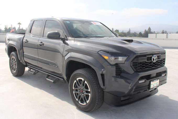 Certified 2025 Toyota Tacoma TRD Sport RWD image 2