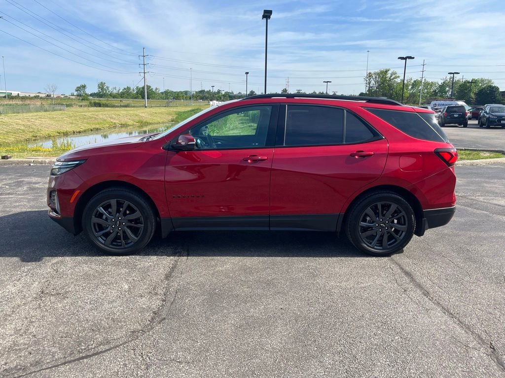 Used 2023 Chevrolet Equinox RS w/ RS Leather Package AWD/4WD image 4